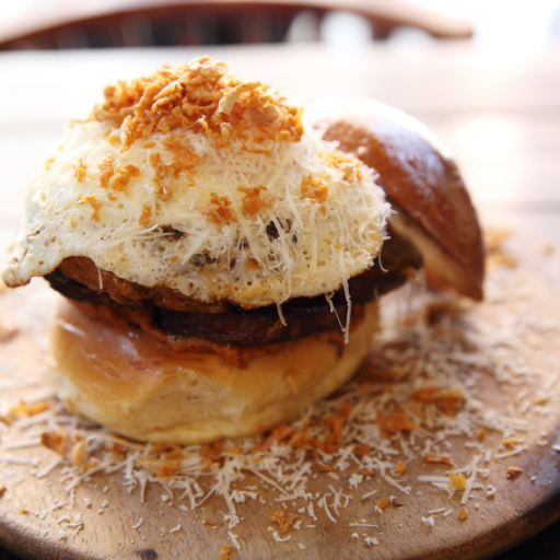 Cheesy and Chilli Sp Maska Bun